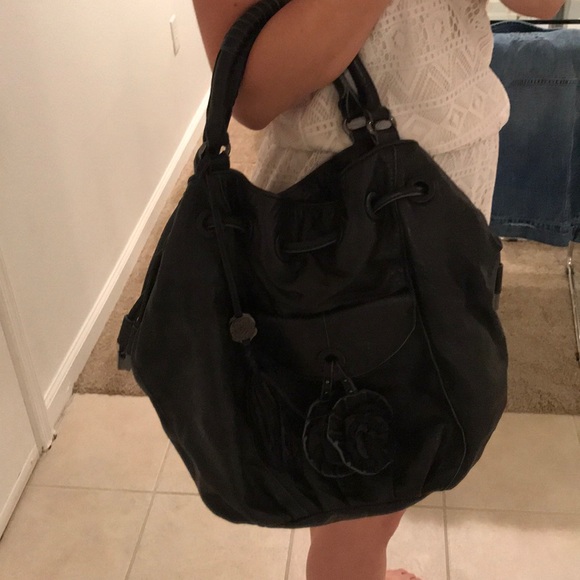 Super cute black leather Vince Camuto purse! - Picture 6 of 8